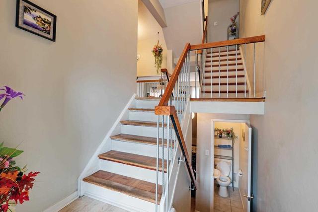 5 - 3430 Kingston Rd, Townhouse with 3 bedrooms, 2 bathrooms and 1 parking in Toronto ON | Image 2