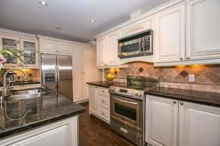 1001 Fleet St, House detached with 4 bedrooms, 5 bathrooms and 10 parking in Mississauga ON | Image 2