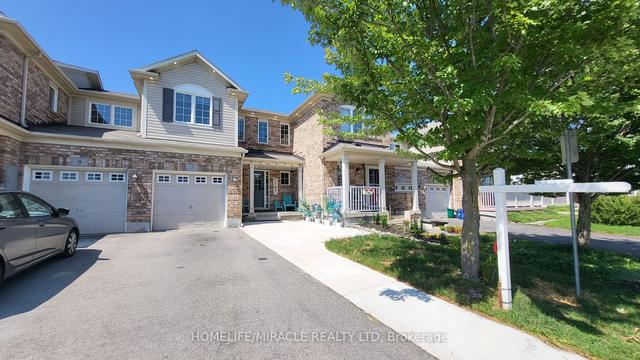 7 Abbott Cres, House attached with 3 bedrooms, 3 bathrooms and 4 parking in Cambridge ON | Image 1