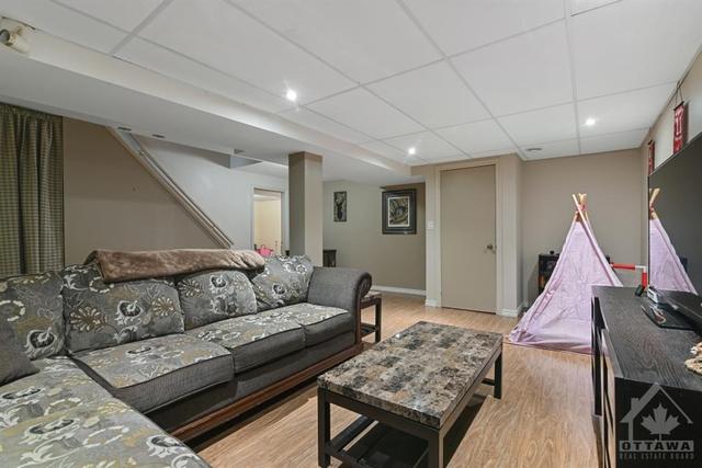 32 Butterfield Road, House detached with 3 bedrooms, 3 bathrooms and 6 parking in Ottawa ON | Image 27