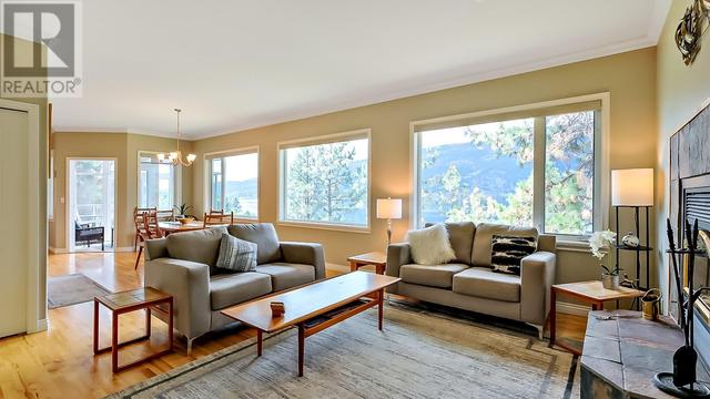 2188 Bennett Road, House detached with 4 bedrooms, 3 bathrooms and 4 parking in Kelowna BC | Image 8