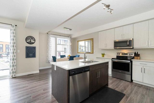 958 West Village Sq, Condo with 3 bedrooms, 3 bathrooms and 2 parking in London ON | Image 5