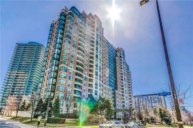 1003 - 23 Lorraine Dr, Condo with 3 bedrooms, 2 bathrooms and 1 parking in Toronto ON | Image 2