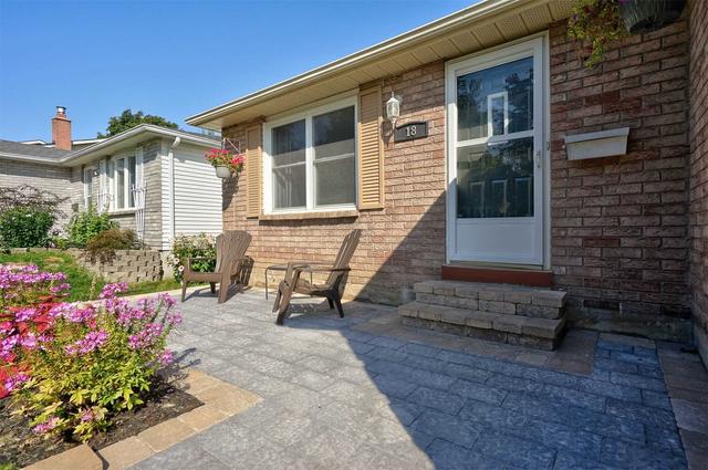 18 Hickling Tr, House detached with 3 bedrooms, 2 bathrooms and 4 parking in Barrie ON | Image 36