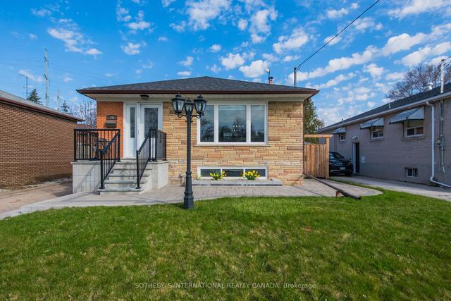 29 Romulus Dr, House detached with 3 bedrooms, 2 bathrooms and 4 parking in Toronto ON | Image 1