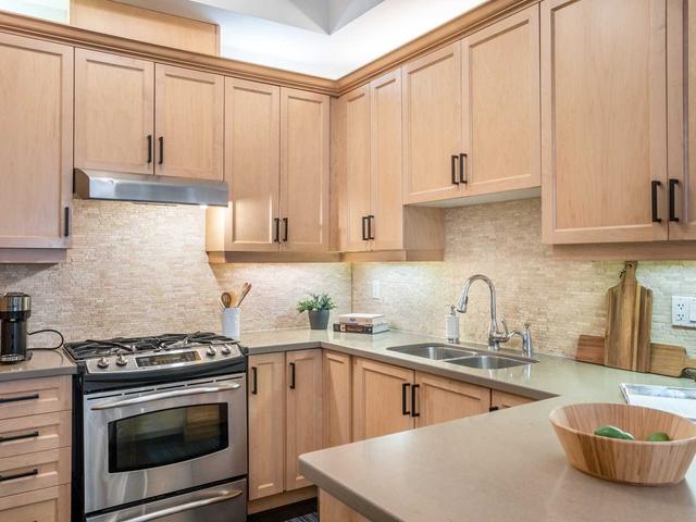 1449 Queen St E, House attached with 3 bedrooms, 3 bathrooms and 1 parking in Toronto ON | Image 3