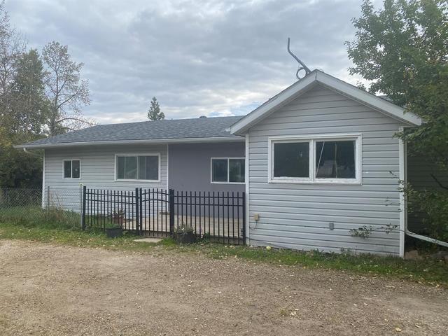 214 Hidalgo Avenue, House detached with 4 bedrooms, 1 bathrooms and 4 parking in Clearwater County AB | Image 2