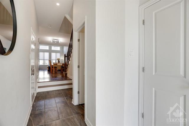 1003 Eider Street, Townhouse with 3 bedrooms, 3 bathrooms and 3 parking in Ottawa ON | Image 4