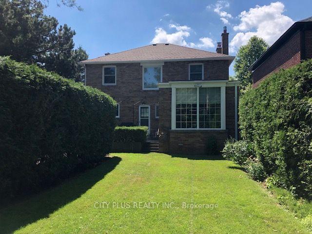 19 Westgrove Cres, House detached with 4 bedrooms, 4 bathrooms and 6 parking in Toronto ON | Image 2