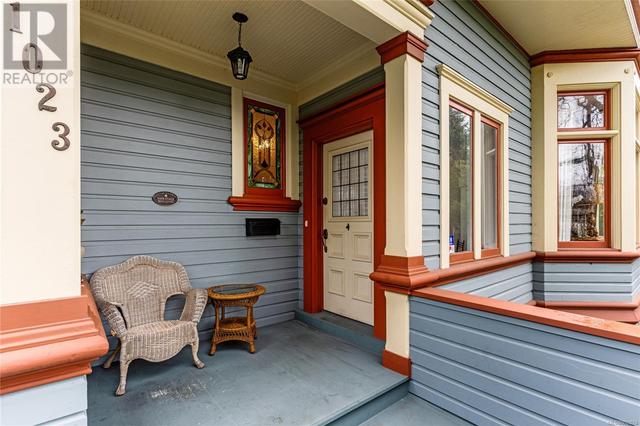 1023 St. Charles St, House detached with 3 bedrooms, 3 bathrooms and 6 parking in Victoria BC | Image 6