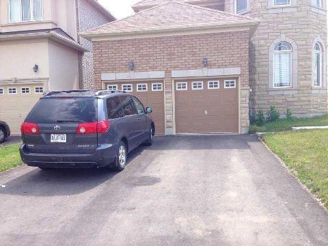 726 Miltonbrook Cres, House detached with 4 bedrooms, 3 bathrooms and 2 parking in Milton ON | Image 2