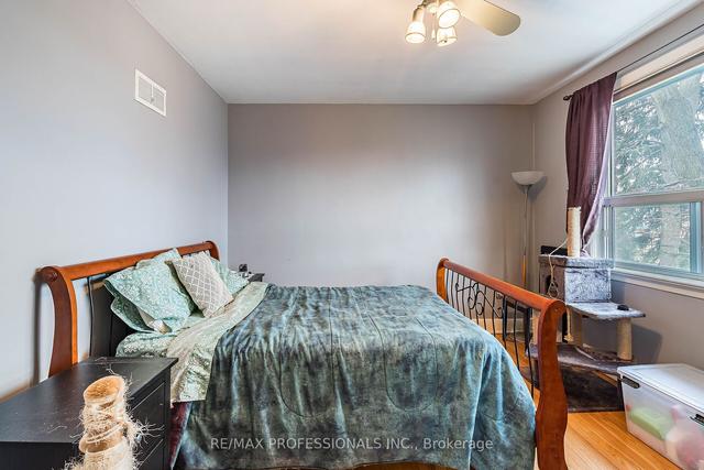 17 Wadsworth Blvd, House detached with 3 bedrooms, 2 bathrooms and 3 parking in Toronto ON | Image 14