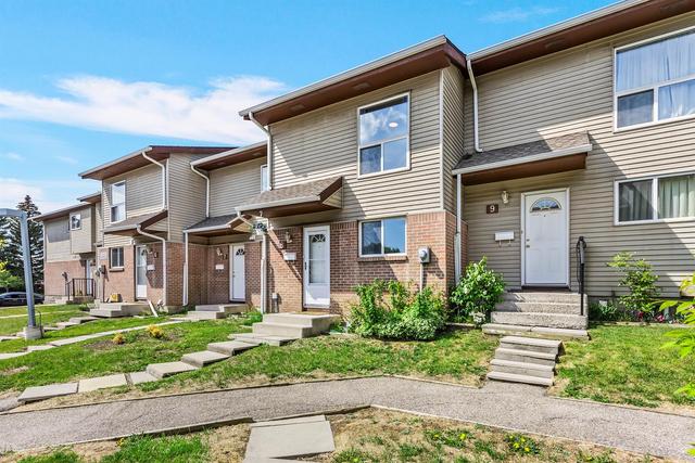 8 - 64 Whitnel Court Ne, Home with 2 bedrooms, 1 bathrooms and 1 parking in Calgary AB | Image 2