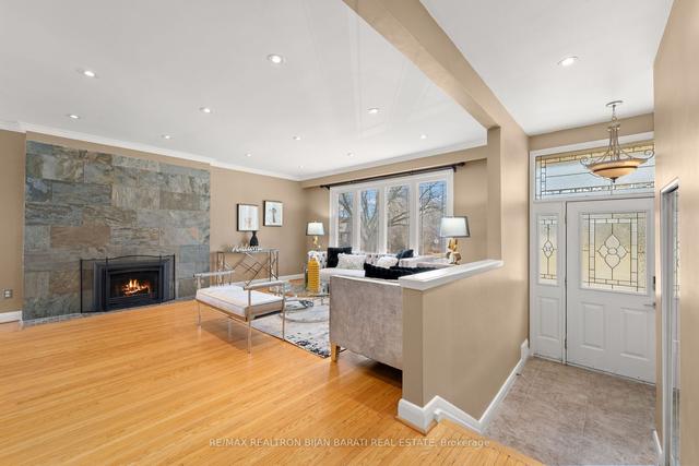 17 Ambrose Rd, House detached with 3 bedrooms, 2 bathrooms and 5 parking in Toronto ON | Image 2