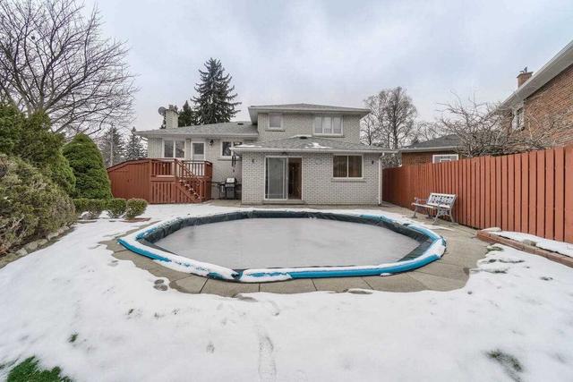 9 Pride Crt, House detached with 4 bedrooms, 3 bathrooms and 3 parking in Toronto ON | Image 26
