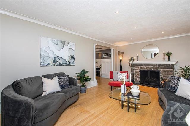 536 Hillcrest Avenue, House detached with 5 bedrooms, 3 bathrooms and 3 parking in Ottawa ON | Image 5