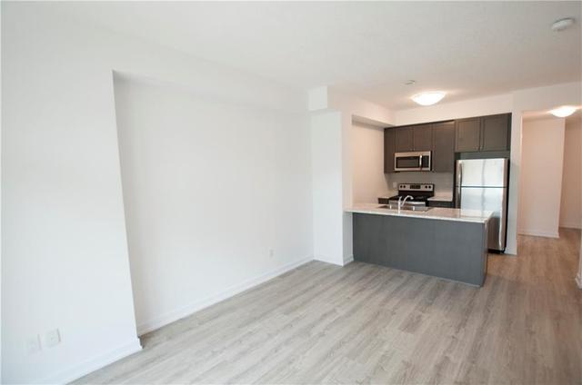202 - 81 Robinson St, Condo with 2 bedrooms, 1 bathrooms and 1 parking in Hamilton ON | Image 4