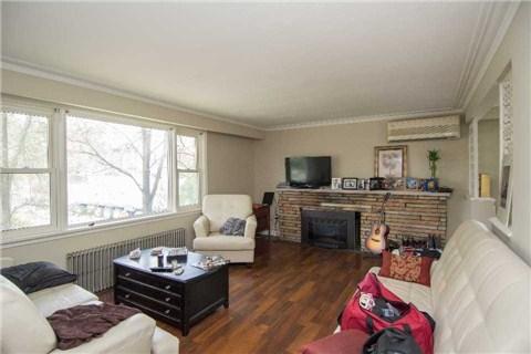 4619 Dundas St W, House detached with 6 bedrooms, 4 bathrooms and 7 parking in Toronto ON | Image 3