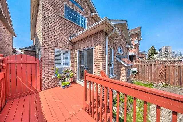 31 Briarglen Crt, House detached with 3 bedrooms, 6 bathrooms and 3 parking in Toronto ON | Image 8