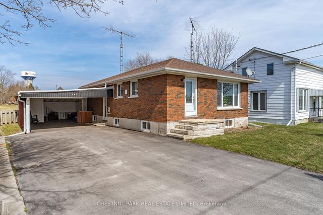 162 Wellington Main St, House detached with 2 bedrooms, 1 bathrooms and 5 parking in Prince Edward County ON | Image 1