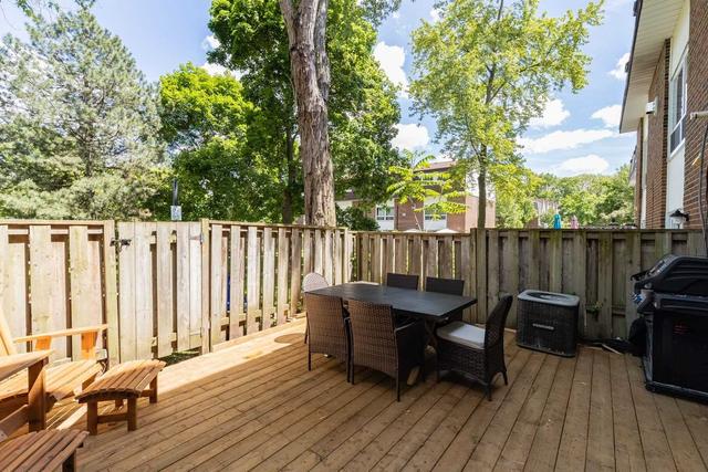 13 Trudy Crt, Townhouse with 3 bedrooms, 2 bathrooms and 2 parking in Hamilton ON | Image 16