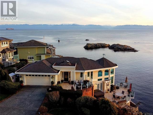 10 - 300 Plaskett Pl, House detached with 3 bedrooms, 5 bathrooms and 2 parking in Esquimalt BC | Image 13