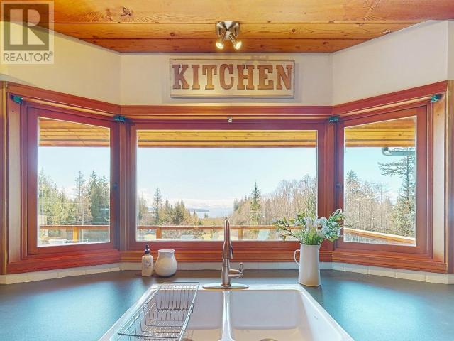 3749+lot A Highway 101, House detached with 5 bedrooms, 3 bathrooms and 2 parking in Powell River A BC | Image 11