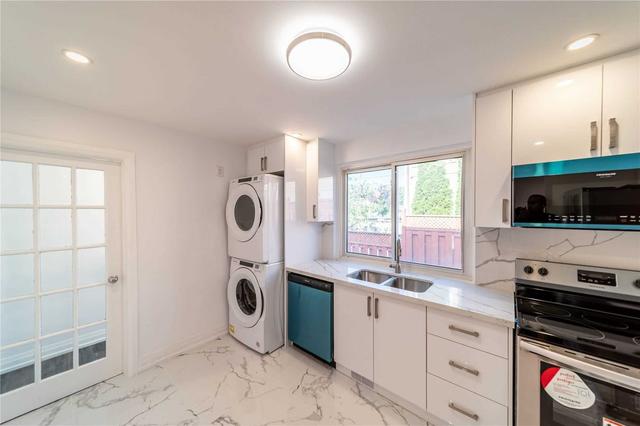 105 Overture Rd, House semidetached with 3 bedrooms, 3 bathrooms and 4 parking in Toronto ON | Image 26