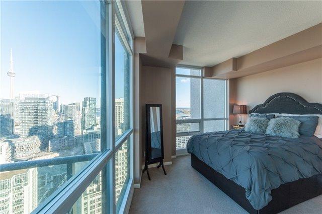 2711 - 215 Fort York Blvd, Condo with 2 bedrooms, 1 bathrooms and 1 parking in Toronto ON | Image 9