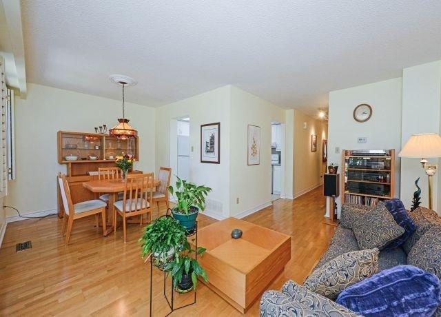 197 - 1951 Rathburn Rd E, Townhouse with 3 bedrooms, 4 bathrooms and 1 parking in Mississauga ON | Image 3