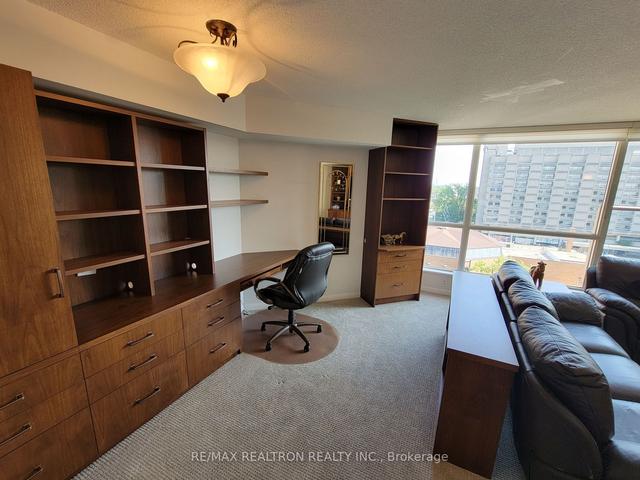 801 - 2 Neptune Dr, Condo with 2 bedrooms, 2 bathrooms and 1 parking in Toronto ON | Image 12