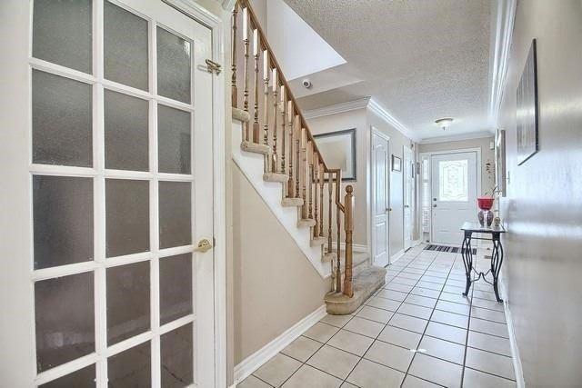 77 Silverdart Cres, House attached with 3 bedrooms, 4 bathrooms and 2 parking in Richmond Hill ON | Image 2