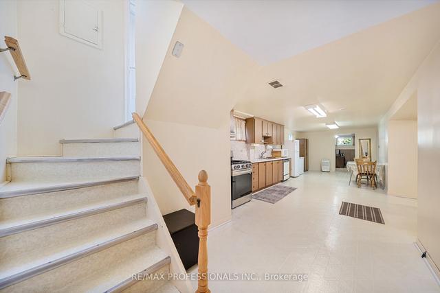 9 Placid Rd, House detached with 3 bedrooms, 2 bathrooms and 2 parking in Toronto ON | Image 10