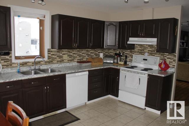 4319 54 Av, House detached with 3 bedrooms, 2 bathrooms and 4 parking in Tofield AB | Image 3