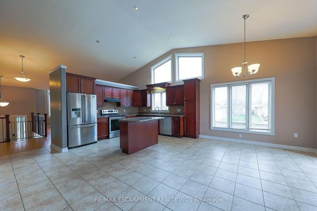 6992 Julie Dr, House detached with 3 bedrooms, 2 bathrooms and 4 parking in Niagara Falls ON | Image 39