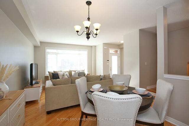 2862 Bur Oak Ave, House attached with 3 bedrooms, 3 bathrooms and 3 parking in Markham ON | Image 3