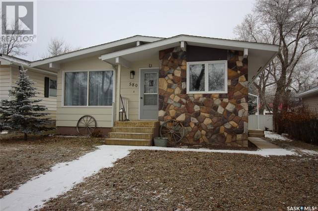 580 Centre Street, House detached with 3 bedrooms, 2 bathrooms and null parking in Shaunavon SK | Image 36