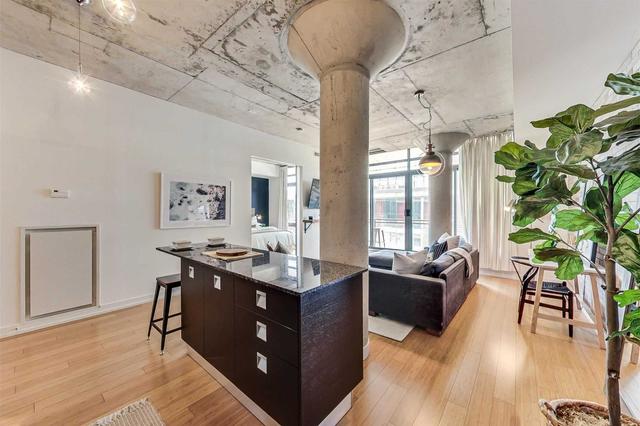 805 - 10 Morrison St, Condo with 2 bedrooms, 1 bathrooms and 1 parking in Toronto ON | Image 24