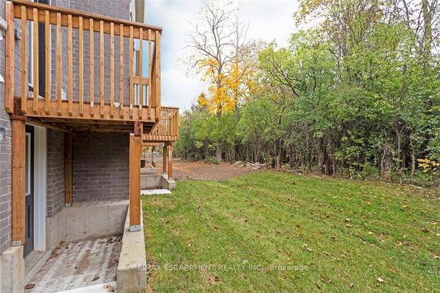 35 Jell St, House attached with 3 bedrooms, 3 bathrooms and 3 parking in Guelph ON | Image 13