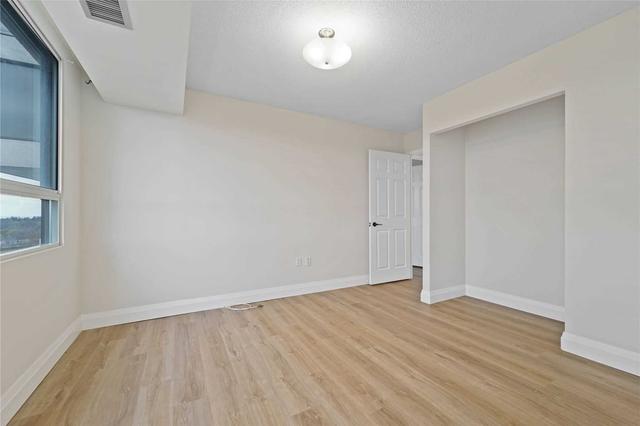1201 - 1271 Walden Circ, Condo with 2 bedrooms, 2 bathrooms and 1 parking in Mississauga ON | Image 11