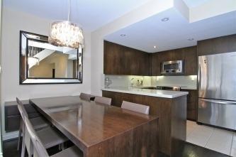 901 - 80 Cumberland St, Condo with 2 bedrooms, 3 bathrooms and 1 parking in Toronto ON | Image 8