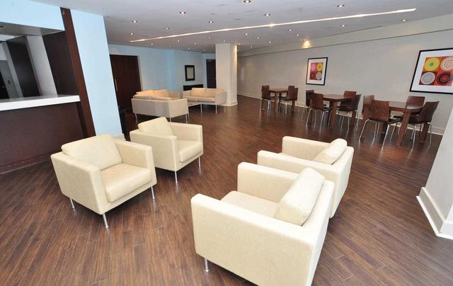 1611 - 208 Queens Quay W, Condo with 2 bedrooms, 2 bathrooms and 1 parking in Toronto ON | Image 9