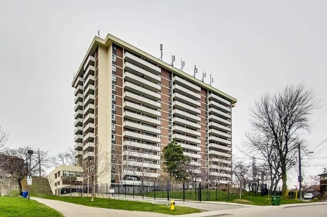 1008 - 541 Blackthorn Ave, Condo with 1 bedrooms, 1 bathrooms and 1 parking in Toronto ON | Image 2
