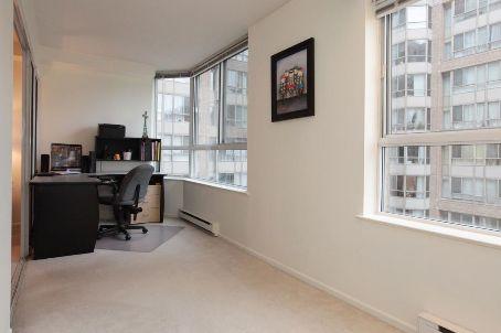 1001 - 44 Gerrard St W, Condo with 2 bedrooms, 2 bathrooms and 1 parking in Toronto ON | Image 5