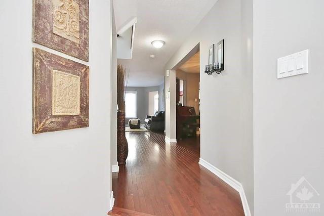 403 Cache Bay Crescent, Home with 3 bedrooms, 3 bathrooms and 2 parking in Ottawa ON | Image 3