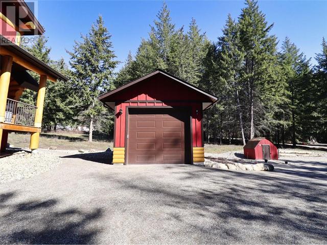 2589 Airstrip Road, House detached with 3 bedrooms, 3 bathrooms and 2 parking in Columbia Shuswap F BC | Image 69