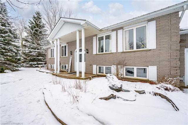 7539 Sideroad 7 Road E, House detached with 5 bedrooms, 2 bathrooms and null parking in Wellington North ON | Image 12