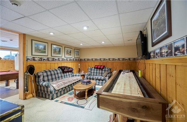 24927 Highway 41 Highway, House detached with 4 bedrooms, 3 bathrooms and 15 parking in Addington Highlands ON | Image 27