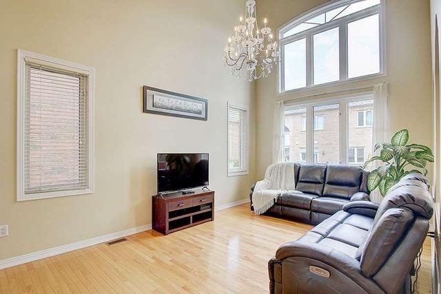 7 Nichols Blvd, House detached with 4 bedrooms, 5 bathrooms and 5 parking in Markham ON | Image 3