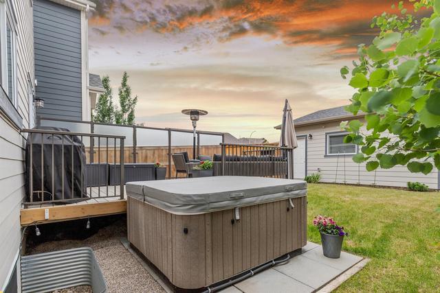 66 Masters Crescent Se, House detached with 3 bedrooms, 2 bathrooms and 4 parking in Calgary AB | Image 2